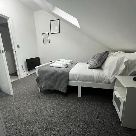 2 Bedroom Flat 런던 외부 사진
