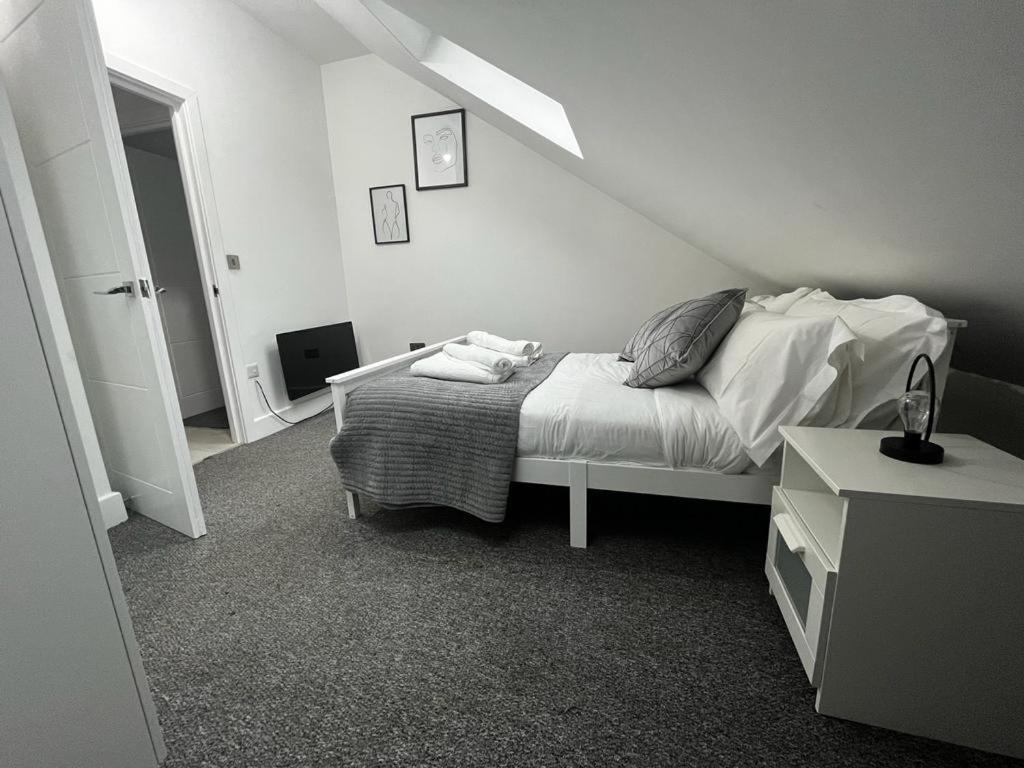 2 Bedroom Flat 런던 외부 사진